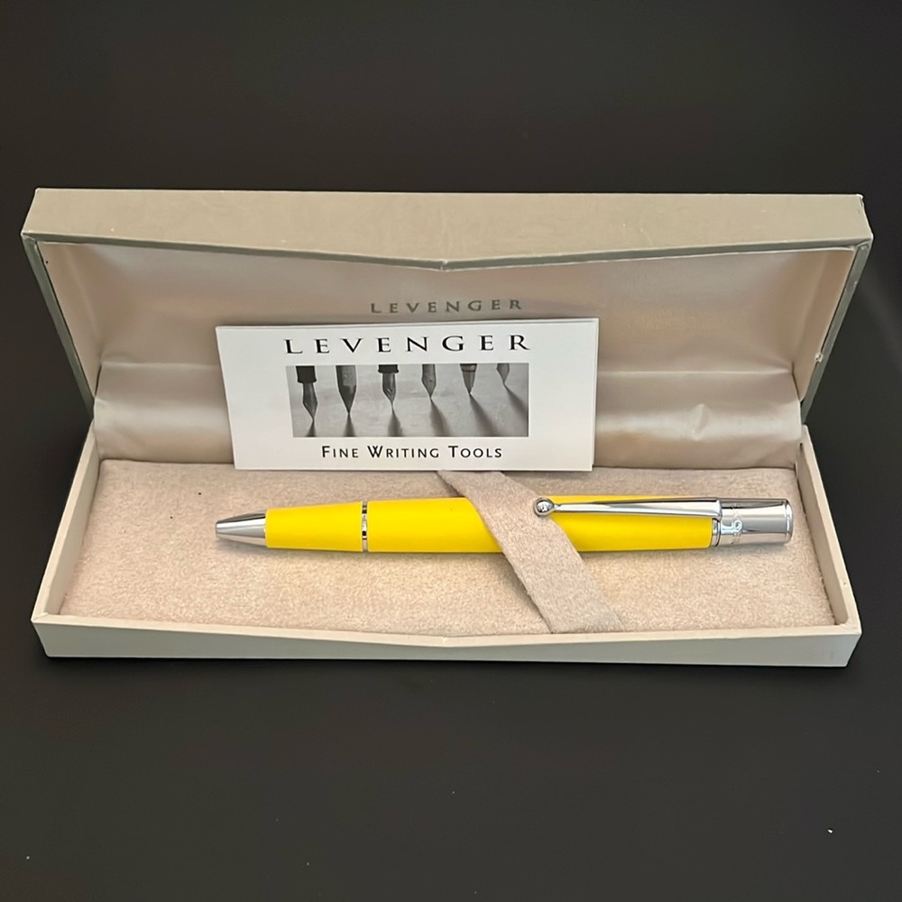 *NWT* Levenger True Grip Ballpoint Pen-Yellow